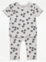 Bluze me Lule dhe pantollona me Vija