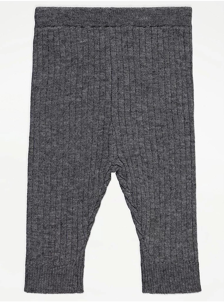 Set me bluzë me arush, jelek dhe pantallona të rifluara