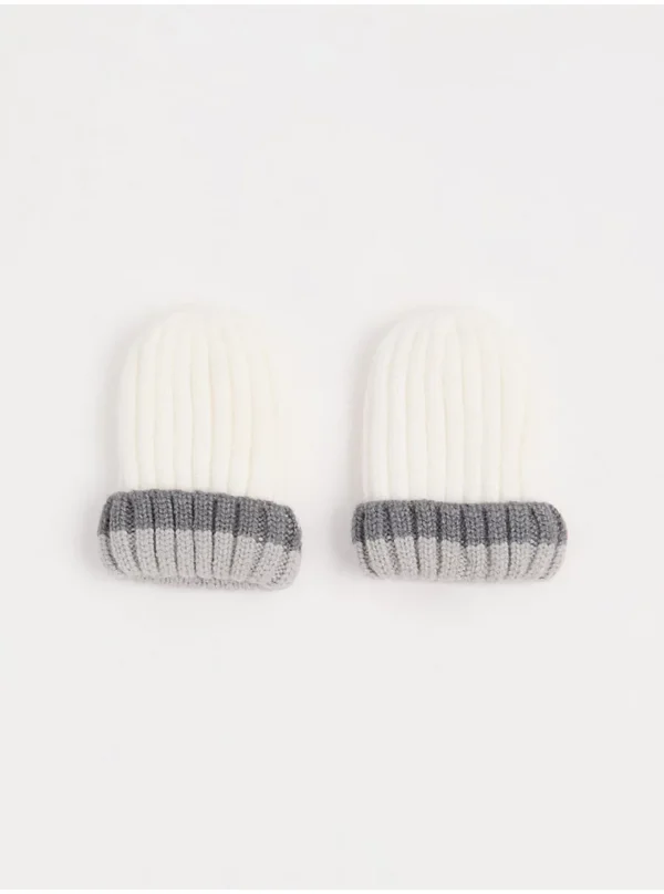 Set Kapelë dhe Dorëza të Gërshetuara me Bobble, me Vija në Ngjyrë Gri