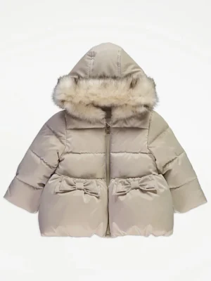 Pallto jeshile e mbushur për ngrohtësi dhe komfort në dimër