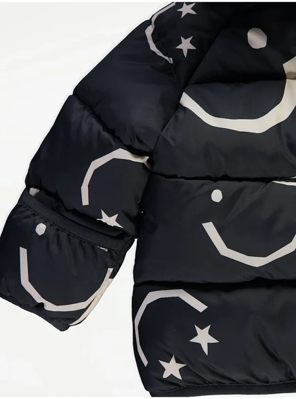 Jaknë e mbushur me kapuç, me pelush të brendshëm dhe grafikë Smiley – ngjyrë e zezë