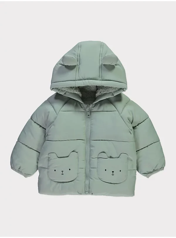 Jaknë me kapuç, xhepa dhe mbushje – ngjyrë sage, me grafikë arushi