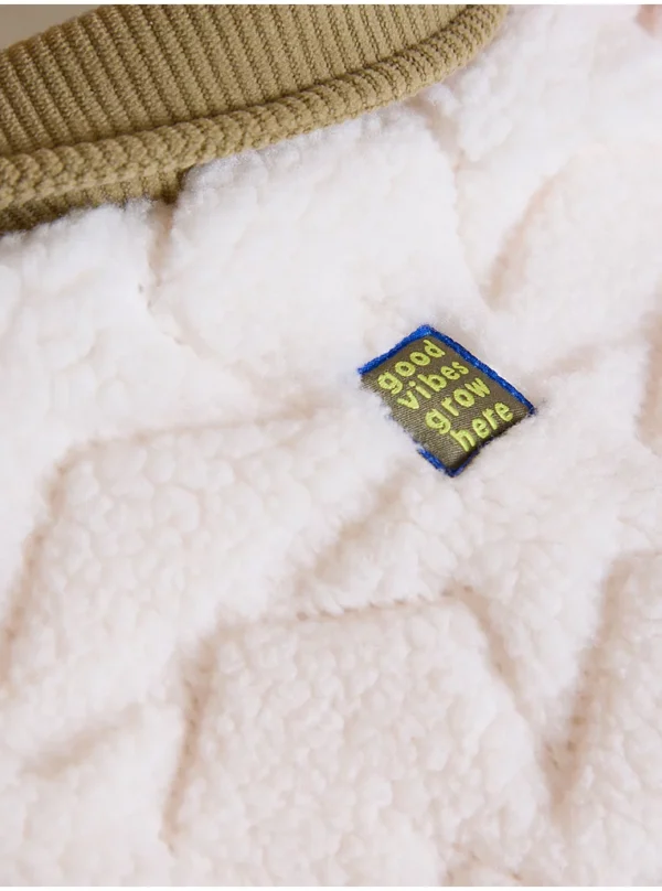 Jaknë prej pelushi Borg – Little Angels, ngjyrë krem me yll