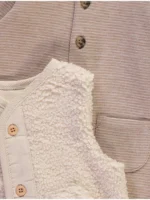 Veshje një copë me vija neutrale dhe gilet Borg