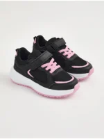 Atlete me rrjetë, ngjyrë zezë, me një rrip të vetëm