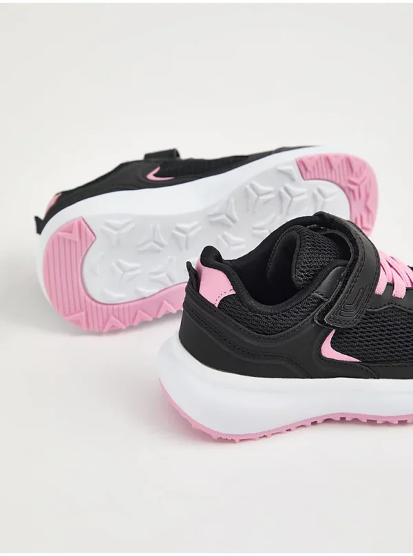 Atlete me rrjetë, ngjyrë zezë, me një rrip të vetëm