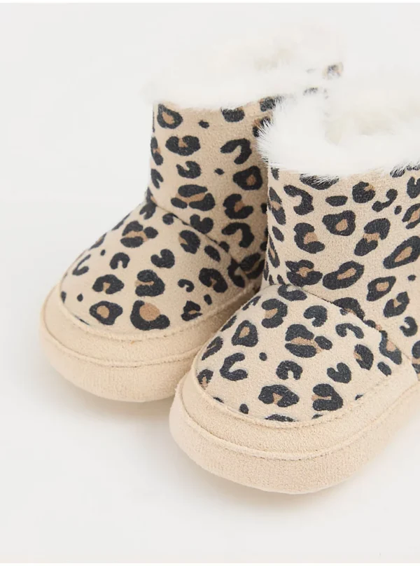 Çorape-shkollë me print leopardi dhe linjë të brendshme prej brezi artificial