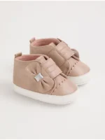 Atlete me yay, ngjyrë rozë e lehtë, model High Top