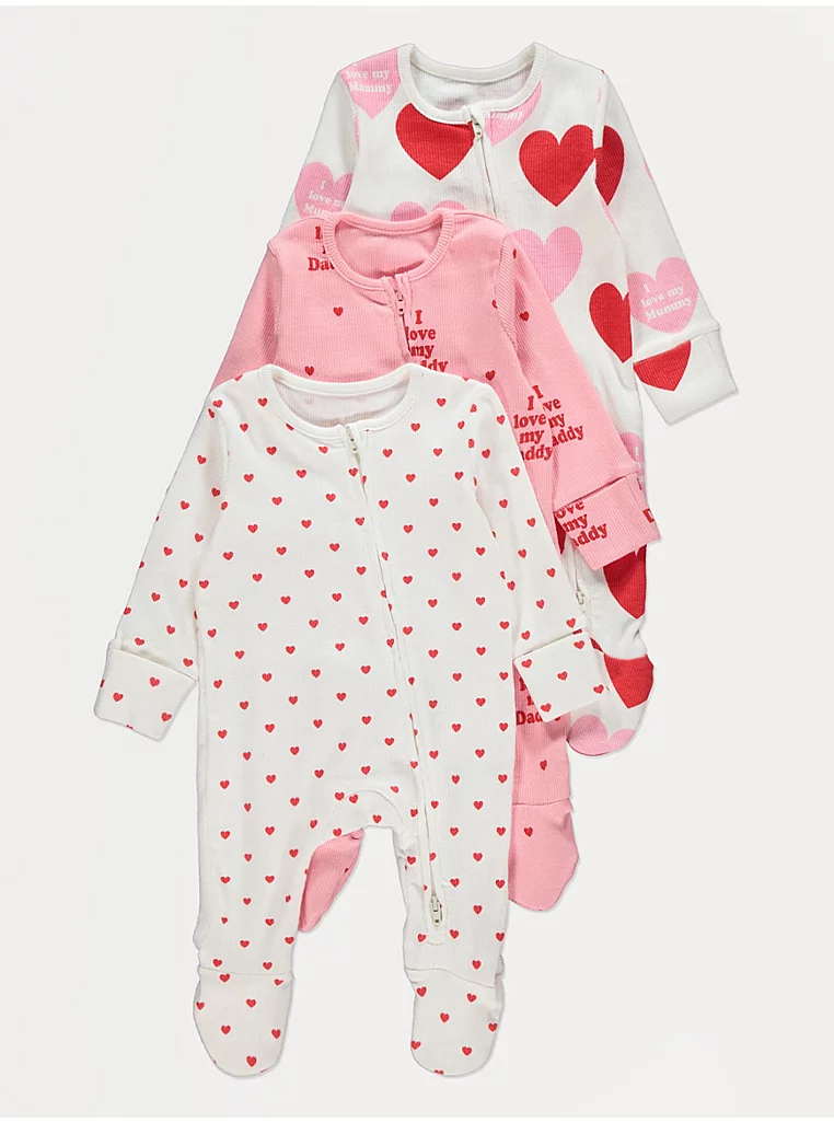 “Paketë 3 pizhame me zinxhir, teksturë rib dhe dizajn me zemra”