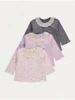 Bluza rozë me jakë dhe mëngë të gjata me motive zemrash të vogla