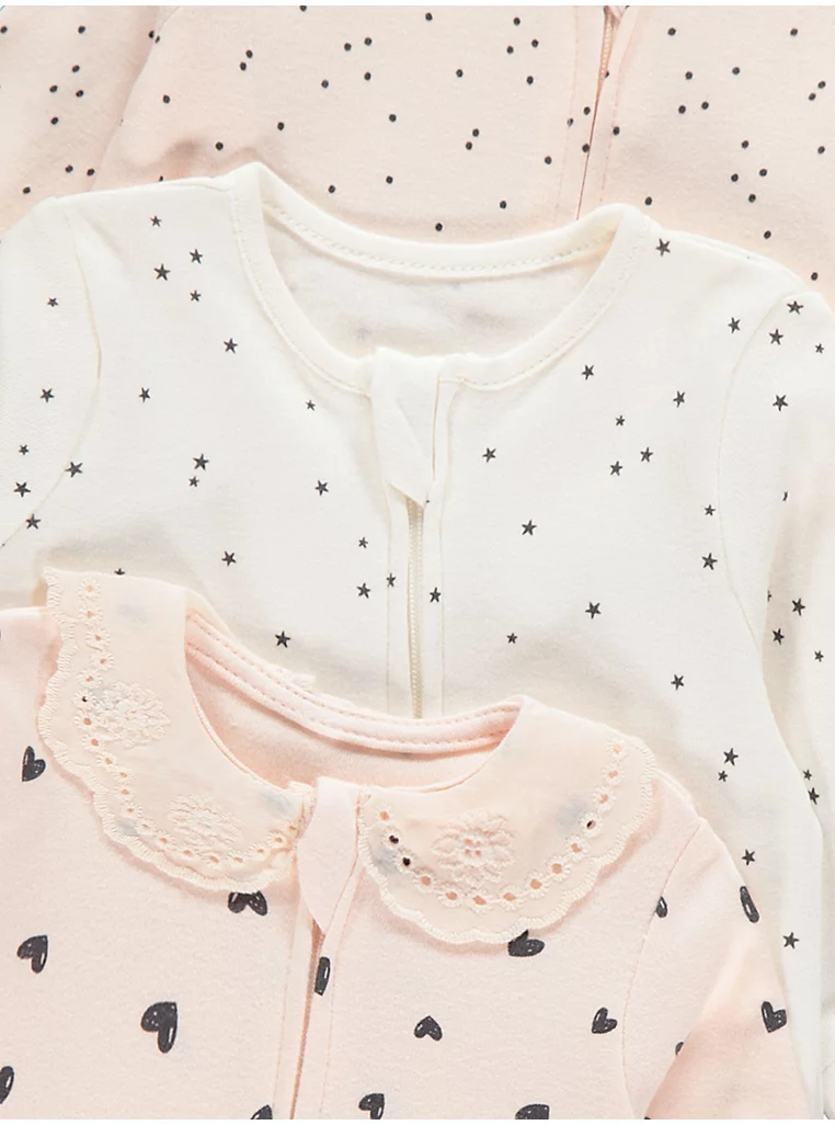 Pizhame për bebe me zemra rozë, me zinxhir – paketë me 3 copë