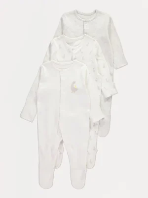 Set prej 3 pizhamesh me mëngë të gjata, me motive rosash në ngjyra neutrale