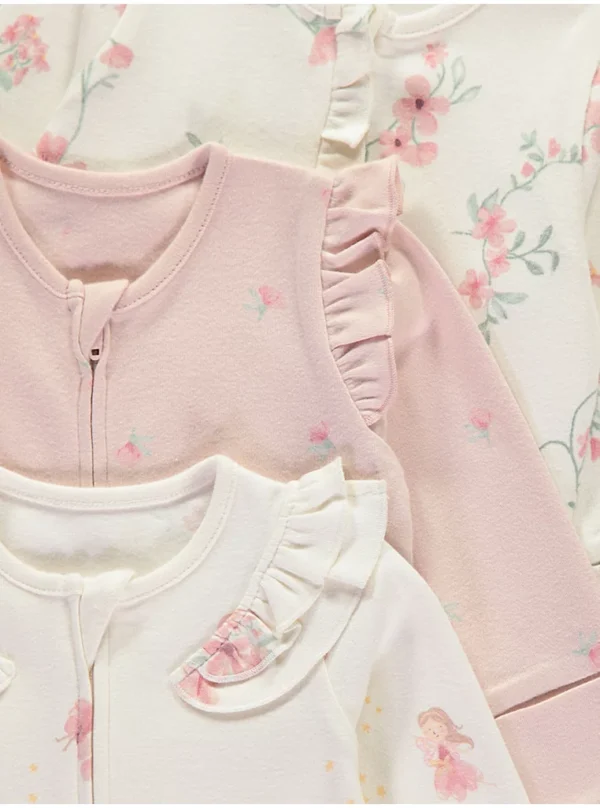 Set prej 3 pizhamesh me dizajn zanash dhe motive lulesh