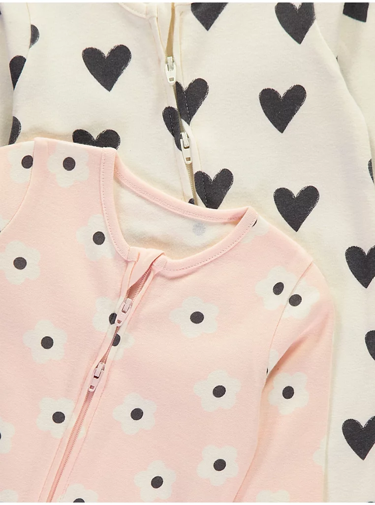 Pizhame për foshnja me zinxhir, me motiv zemre florale – paketë 2 copë