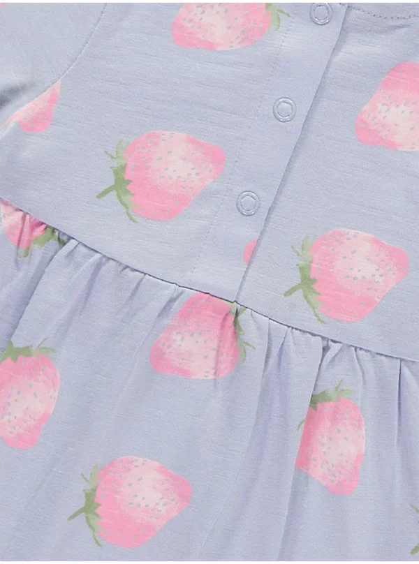 “Fustan lilak me luleshtrydhe dhe mëngë të shkurtra”