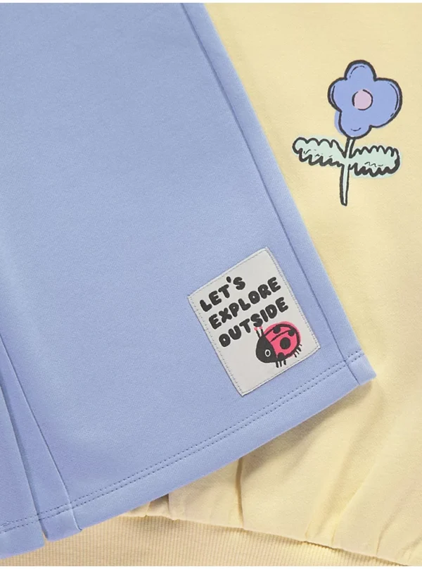 Set bluzë dhe tuta me grafikë “Explorer” në pjesën e pasme