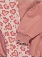 Set bluzë rozë dhe geta me këmbë të zgjeruara (kick flare) me print kafshësh